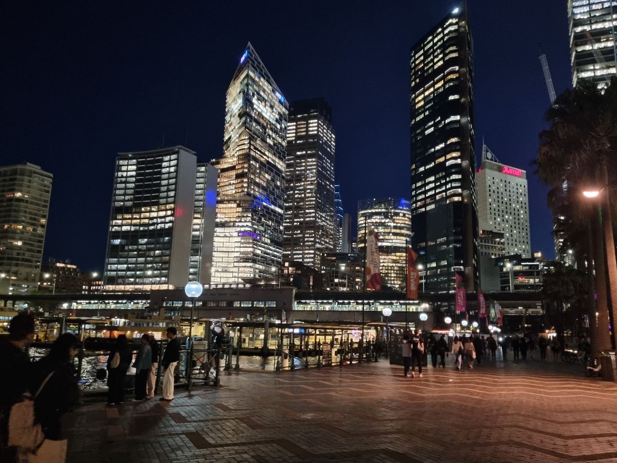 Dinner with views of Circular Quay...