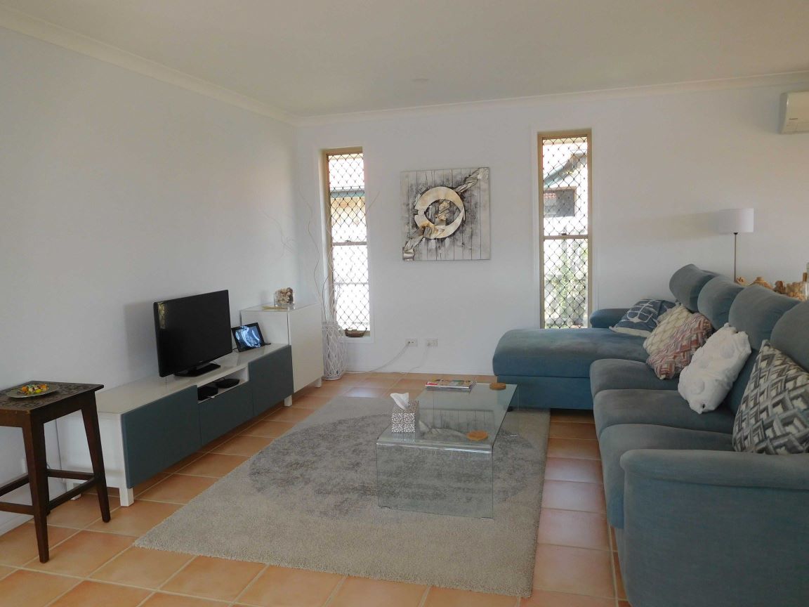 ... one end of the lounge room...