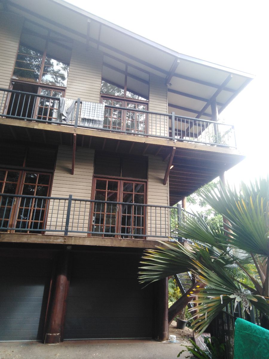 In Cairns we stayed with Richard Page - son of good friends Maggie & Trevor