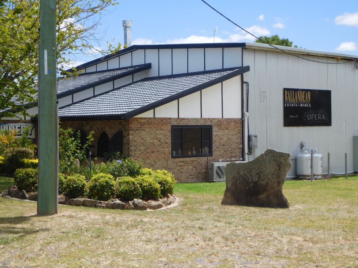 Ballendean Winery on a wine tasting day