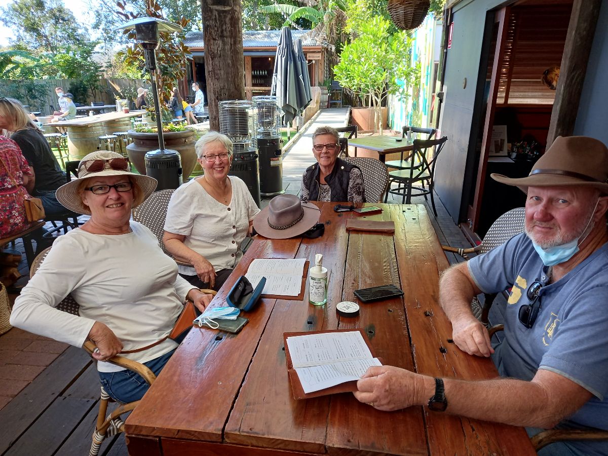 We met up with Ruth & Kelvin and Juanita for lunch