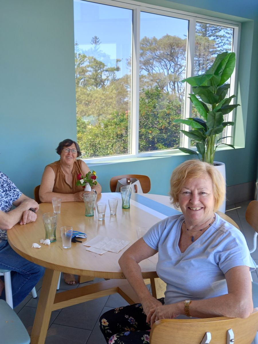 Met up with Jill & James ex SY Hooroo at Redcliffe RSL