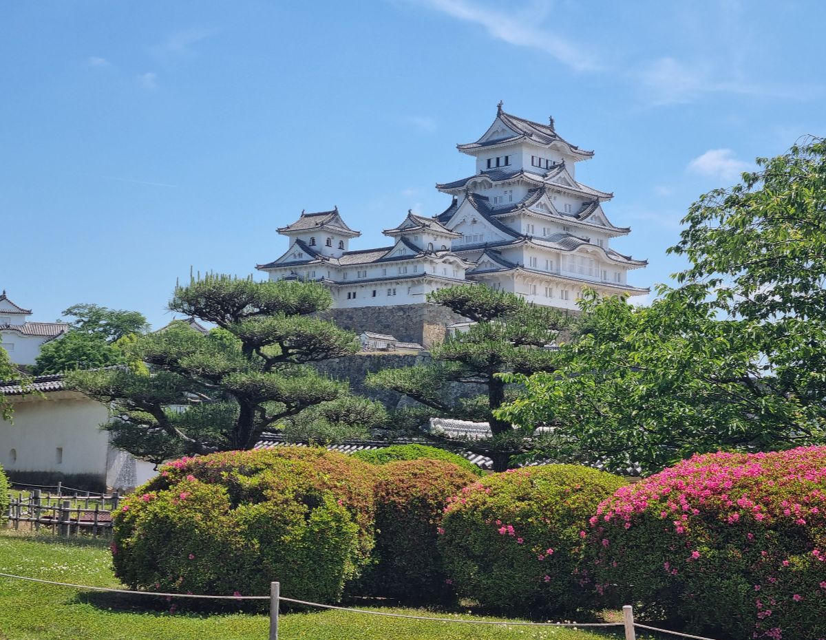 ... also known as the White Heron Castle