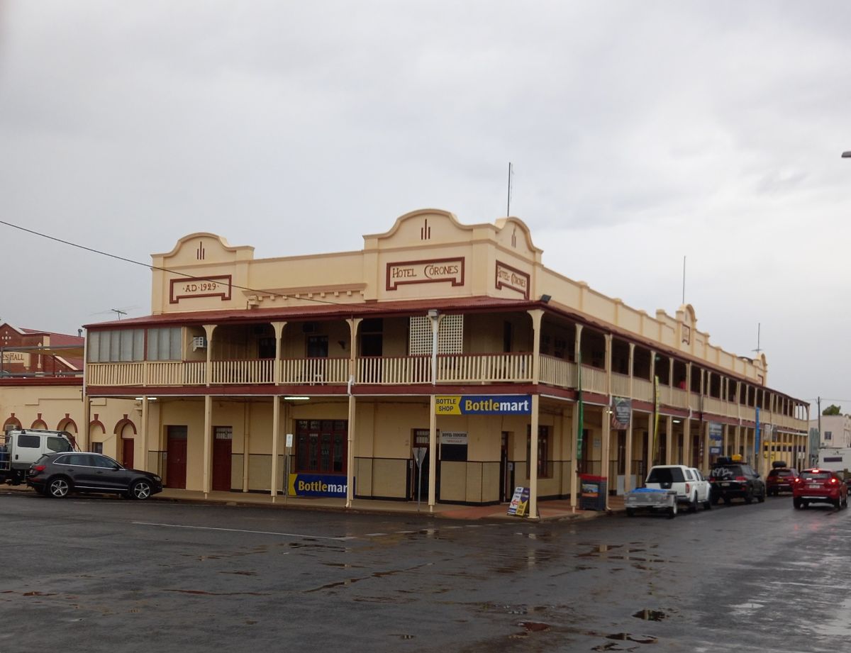 In Charleville the 2nd night at an old Aussie pub.