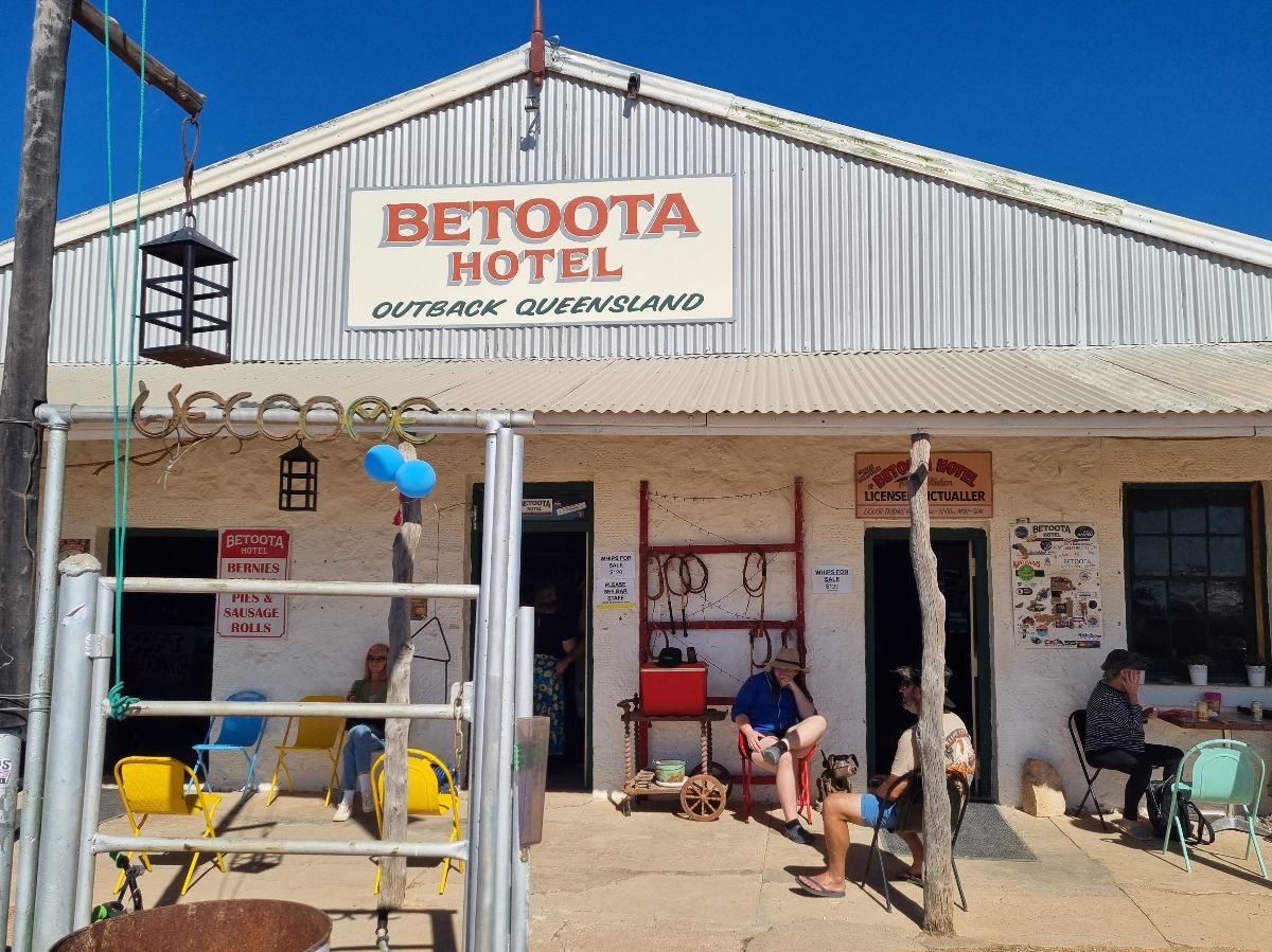 We finally catch up with Ruth & Kelvin at Betoota