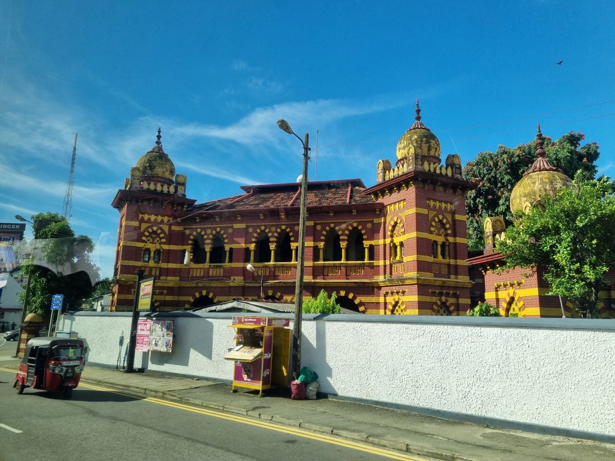 A tour of Colombo.