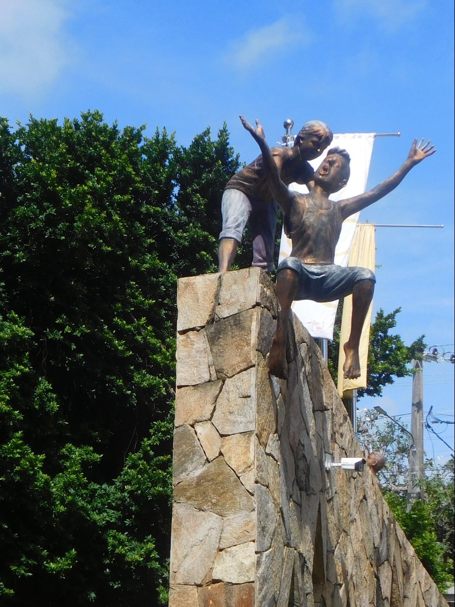 Wonderful sculptures in the hotel grounds.