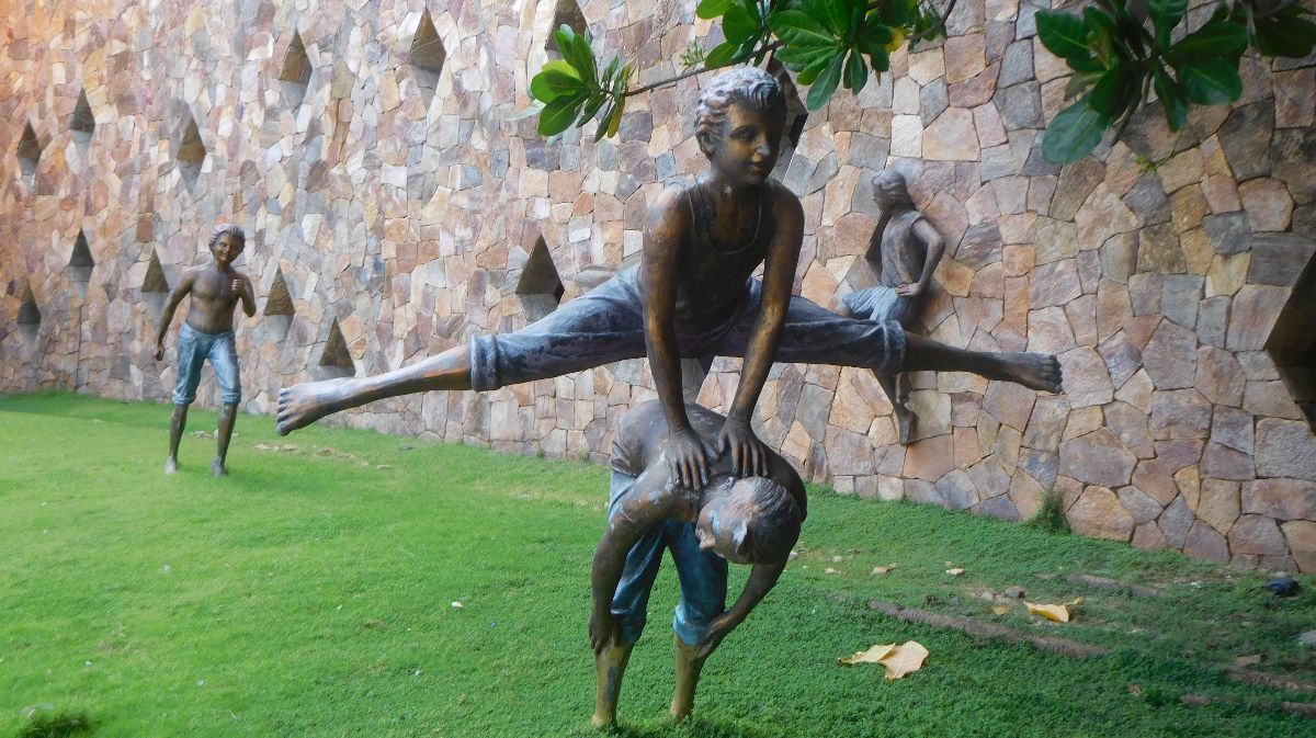 Wonderful sculptures in the hotel grounds.