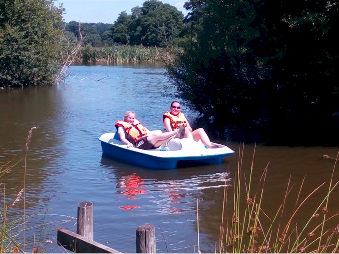 ... while Rachel and Charlotte look pretty relaxed!