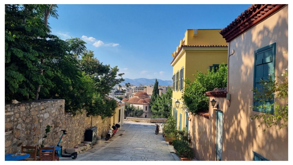Walking tour of Athens