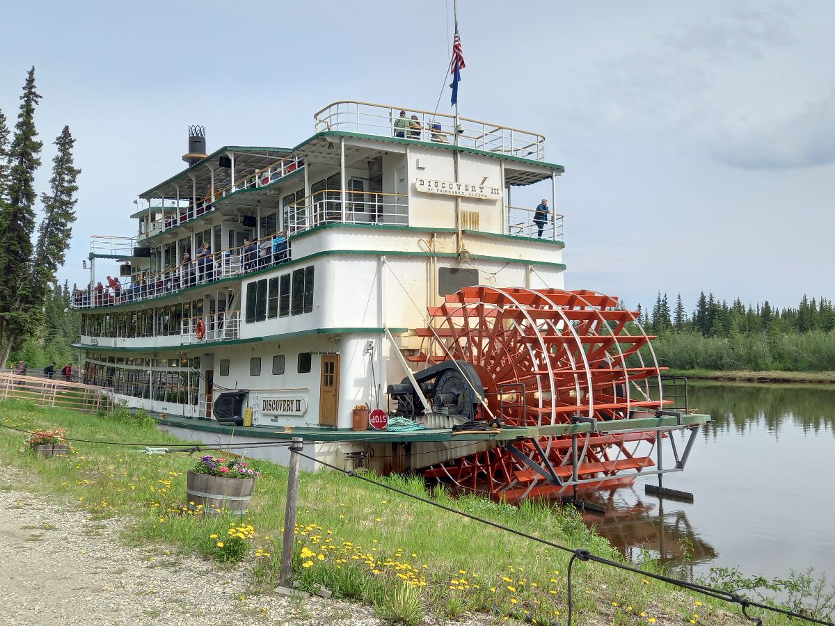 The sternwheeler