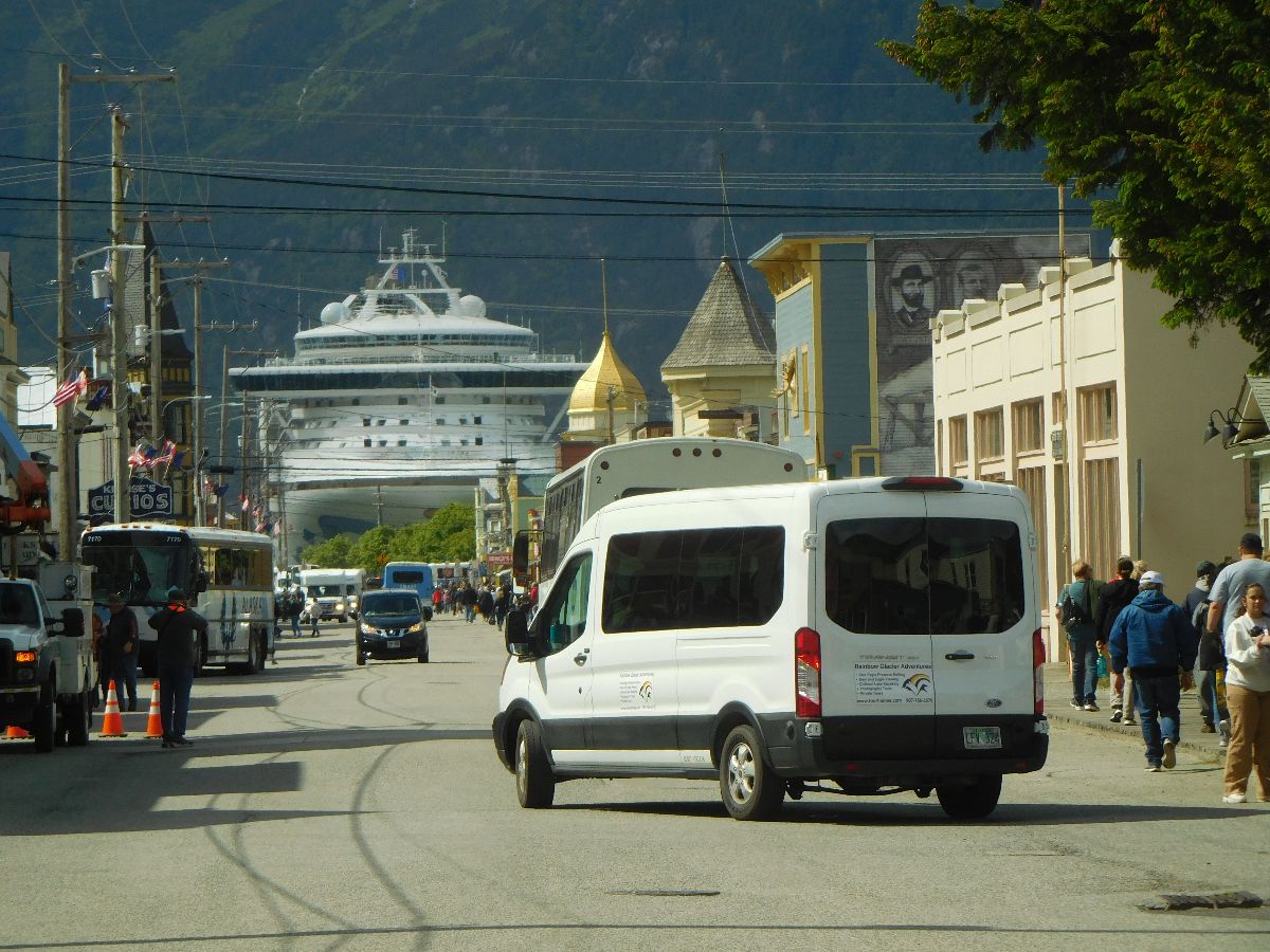 The Grand Princess dominates the town