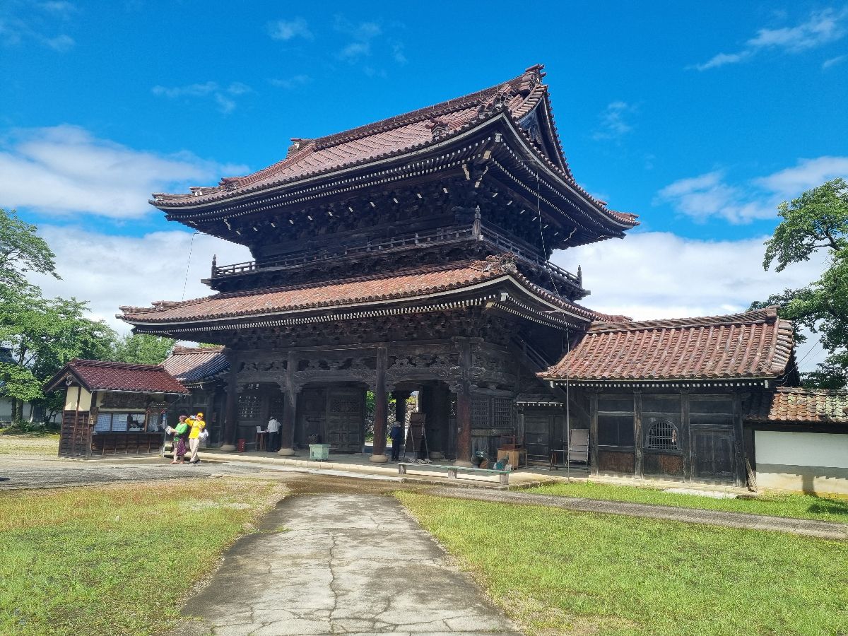 Zuisen-ji wooden temple