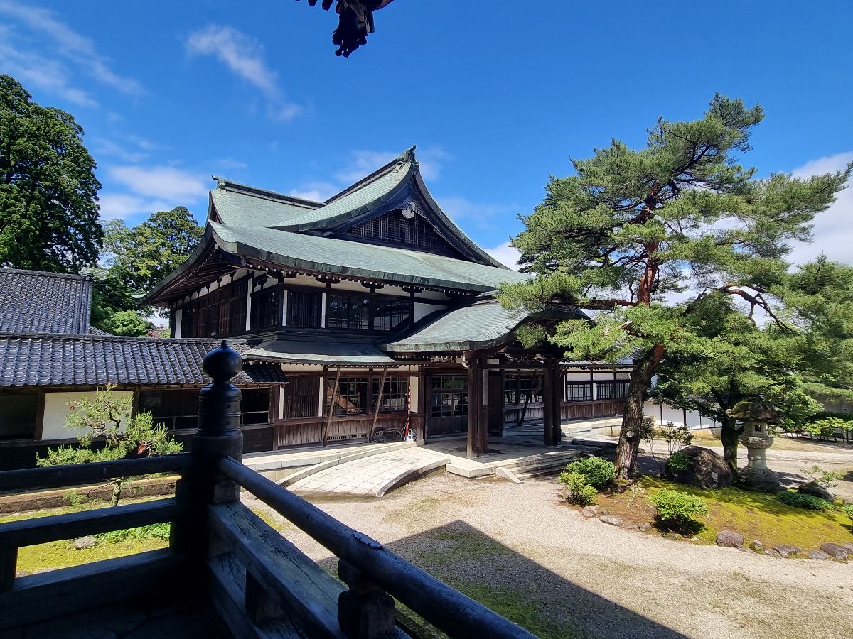 Zuisen-ji wooden temple