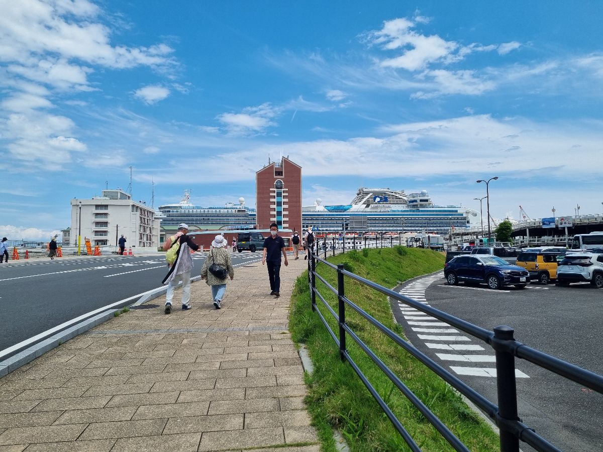 We opted to stroll around Shimizu town.